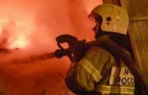 Спасатели МЧС России ликвидировали пожар в частном жилом доме, хозяйственной постройке в Прокопьевском ГО