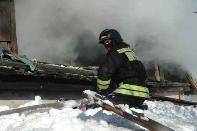 Спасатели МЧС России ликвидировали пожар в частном жилом доме в Прокопьевском ГО