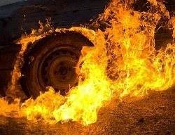 Спасатели МЧС России ликвидировали пожар в транспортном средстве в Прокопьевском ГО