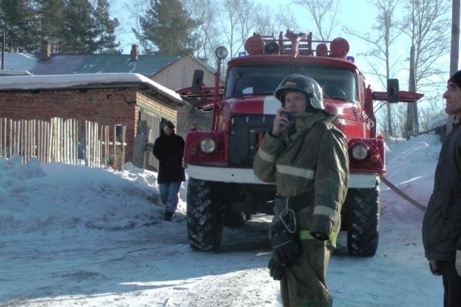 Спасатели МЧС России ликвидировали пожар в неэксплуатируемом строении в Прокопьевском ГО